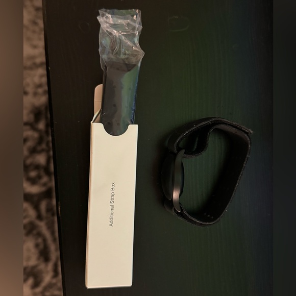 Orange Theory Heart Monitor with New Unopened strap - Picture 5 of 5